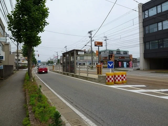 万葉線「市民病院前」まで330m