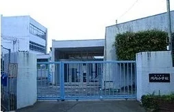 河内小学校まで900m