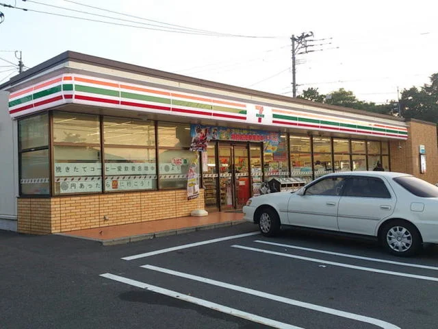 セブンイレブンまで400m