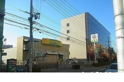 ドラッグストアサーバ様まで900m