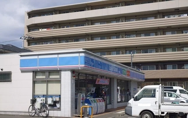 ローソンまで1200m