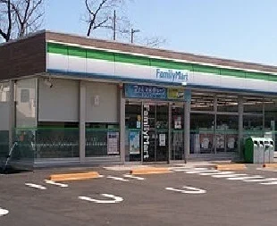 ファミリーマートまで200m