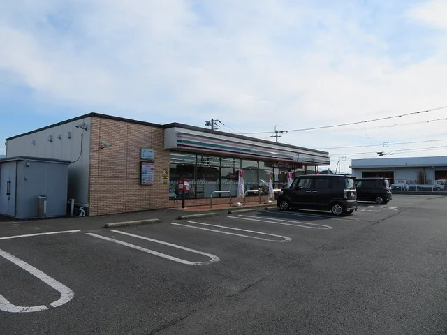 セブンイレブン八代古閑浜店まで400m