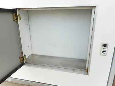 玄関扉に宅配ボックスあり