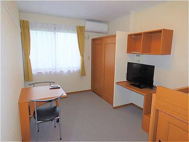 2階はカーペットのお部屋です