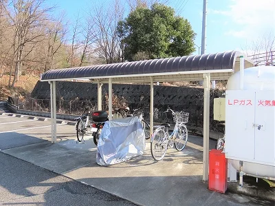 屋根付き駐輪場あり