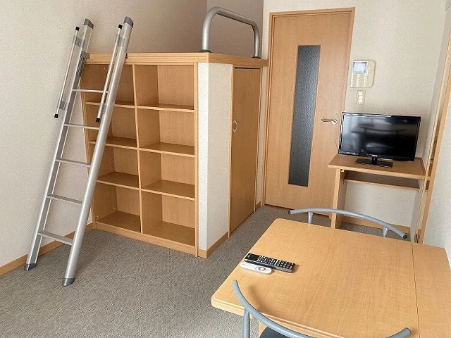 備品は部屋毎に異なります。１Ｆのみフローリング