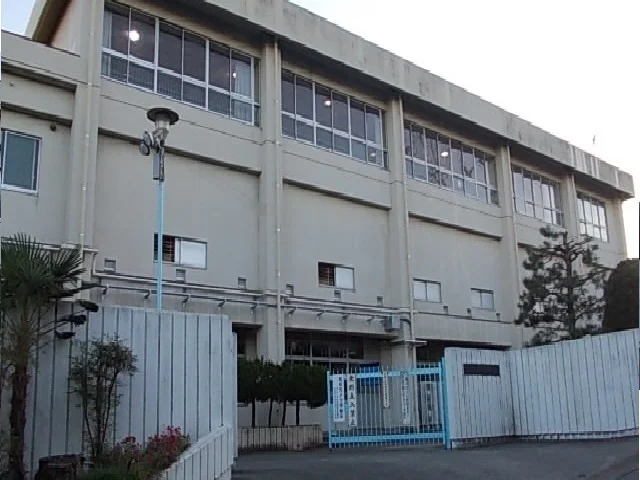 南成瀬中学校まで600m