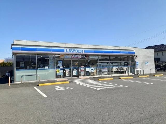 ローソン 甲府堀之内店まで300m
