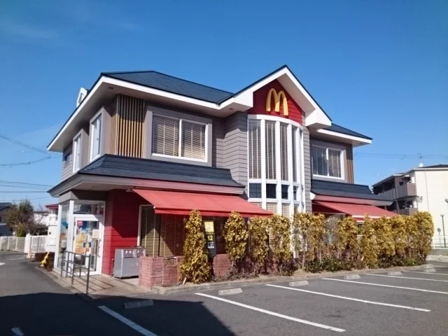 マクドナルド様まで1100m