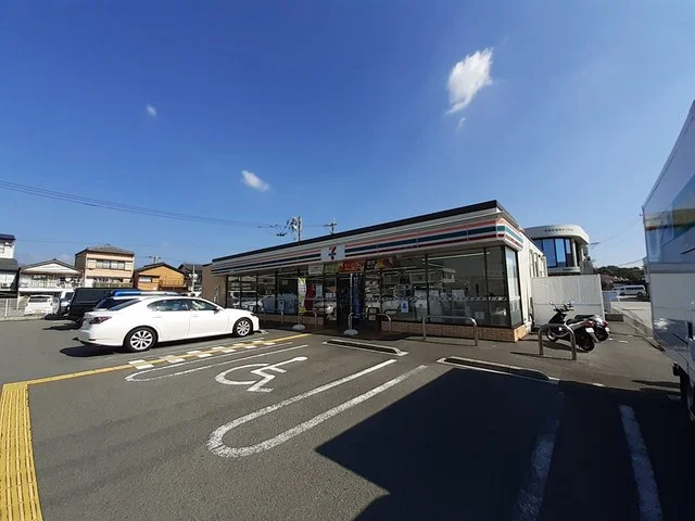 セブン-イレブン 高知丸池町店まで350m