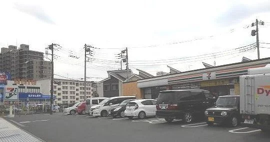 セブンイレブン久里浜店まで345m