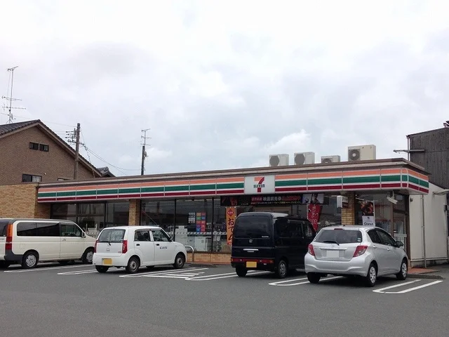 セブンイレブン浜松西ヶ崎店まで140m