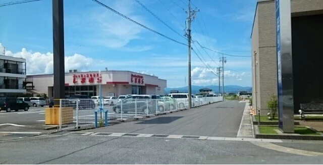 しまむら経大前店まで726m