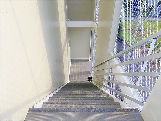 階段上からのアングルです