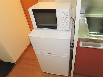 電子レンジ、冷蔵庫完備