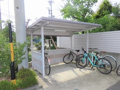 屋根付き駐輪場あり
