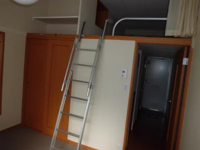 ロフトへは、はしごを昇って・・・