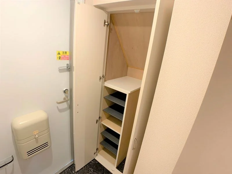 設備・仕様は号室により異なります。（1Ｆ）反転あり。