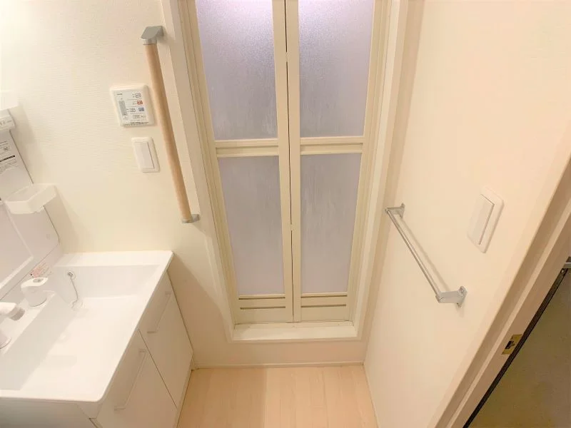 設備・仕様は号室により異なります。（1Ｆ）反転あり。