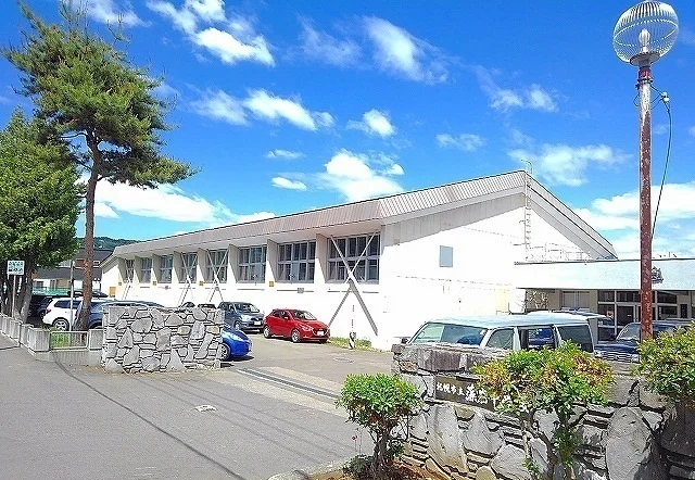 札幌市立藻岩中学校まで1900m