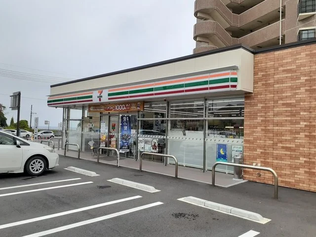 セブンイレブン日立旭町店まで300m