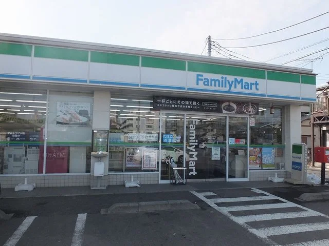 ファミリーマート春日部粕壁店まで400m