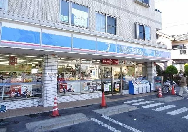 ローソン三郷戸ヶ崎店まで300m