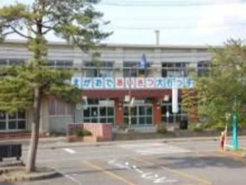 大石小学校まで850m