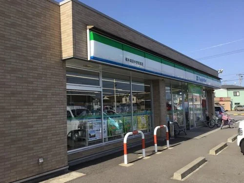 ファミリーマート森田中学校前店まで2200m