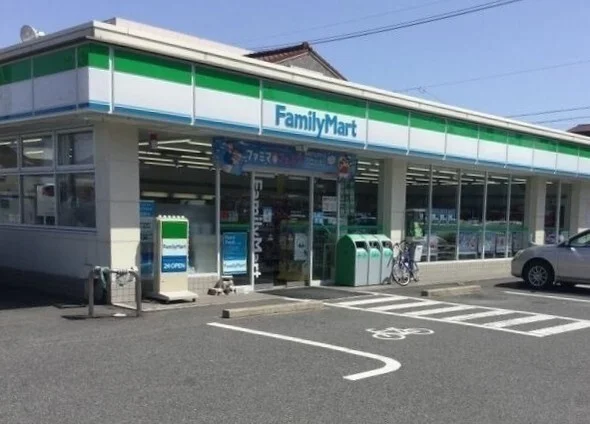 ファミリーマートまで100m