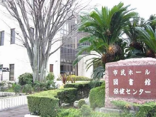 弥富市図書館まで1300m