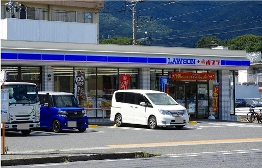 ローソンポプラまで400m