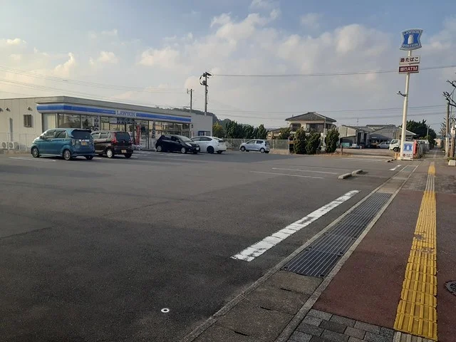 ローソン長与岡郷店まで200m