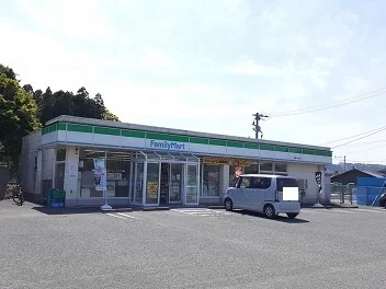ファミリーマート　天辰店まで950m