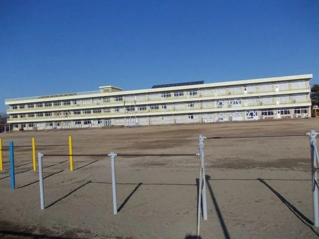 土浦市立中村小学校まで650m