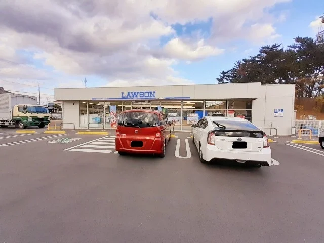 ローソン前橋朝倉四丁目店まで180m