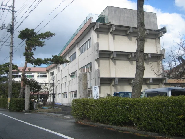 濁川小学校まで600m