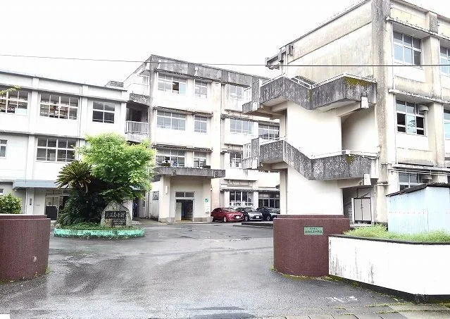 城南中学校まで450m