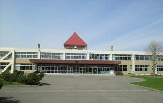 滝川市立西小学校まで1800m