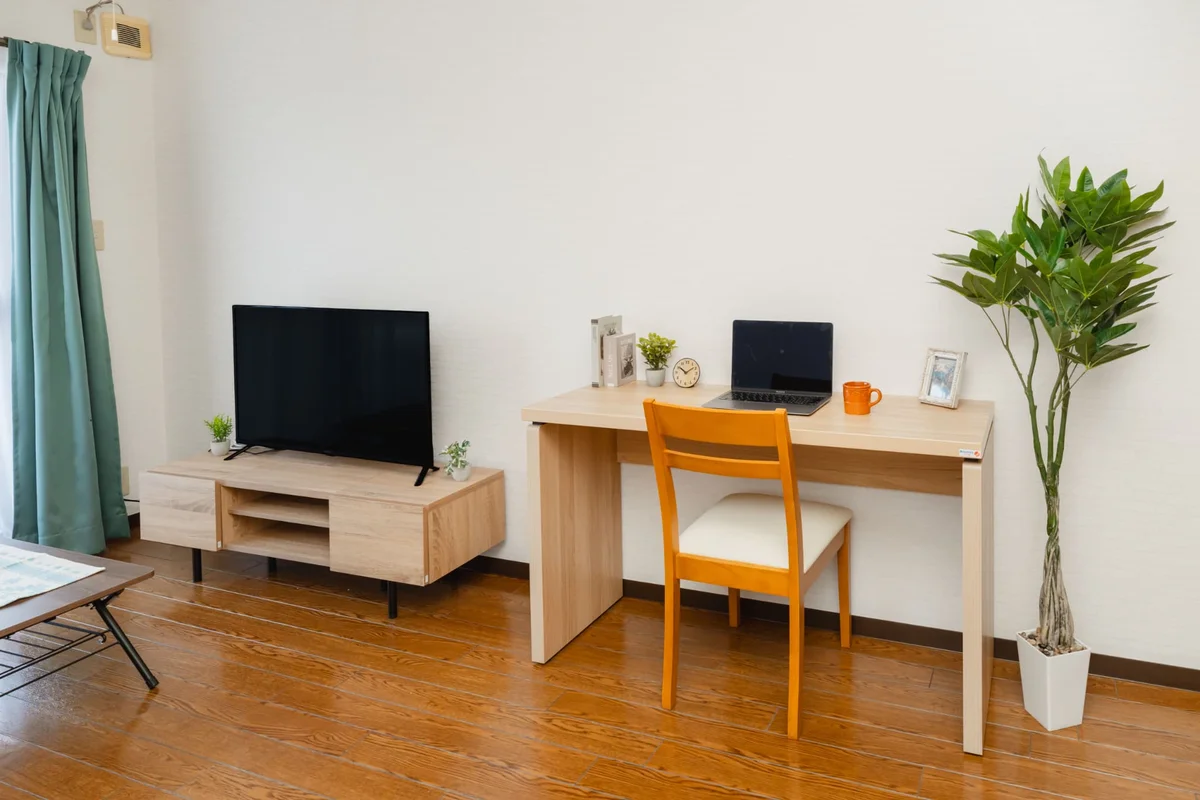 PCデスク、TVあります。