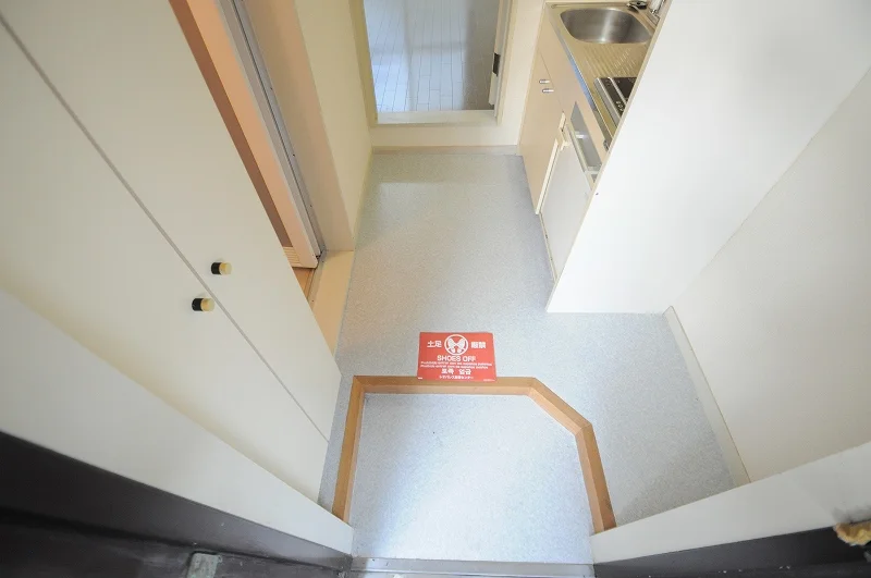 シューズ棚もあります。（左側）