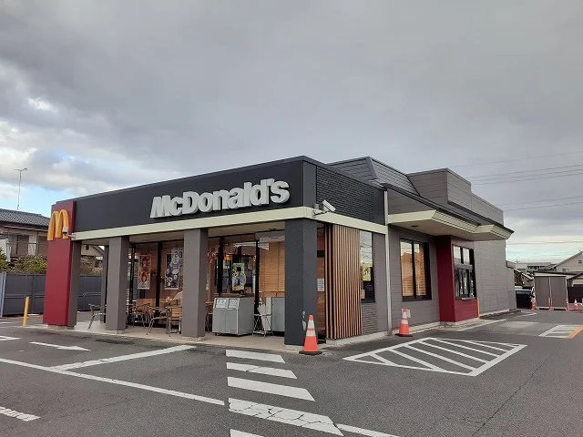 マクドナルド４号線雀宮店まで550m