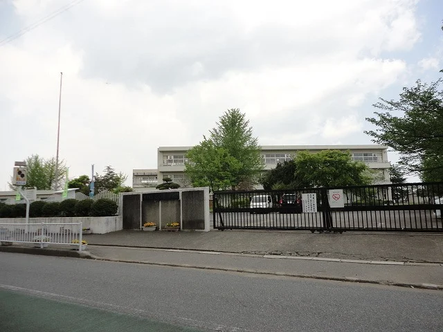 市原市立石塚小学校まで650m