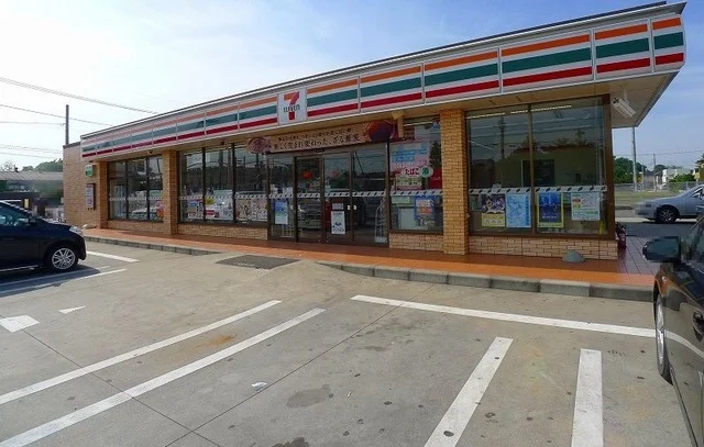 セブンイレブンまで750m