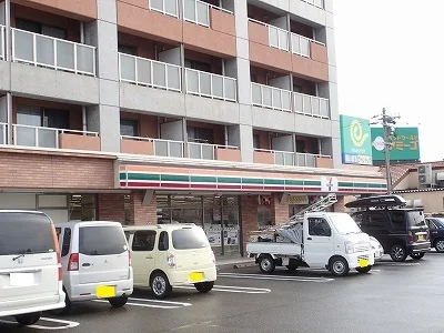 セブンイレブン小新4丁目店まで800m
