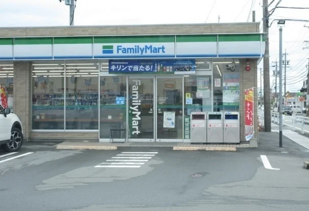 ファミリーマート伊勢萩原店まで400m