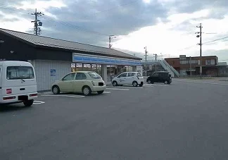 ローソンまで2050m