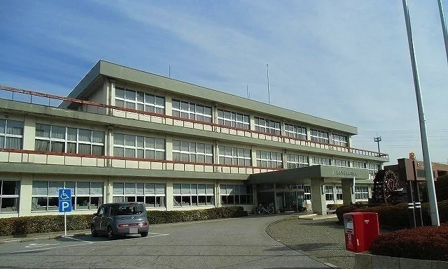 東近江市能登川支所まで670m