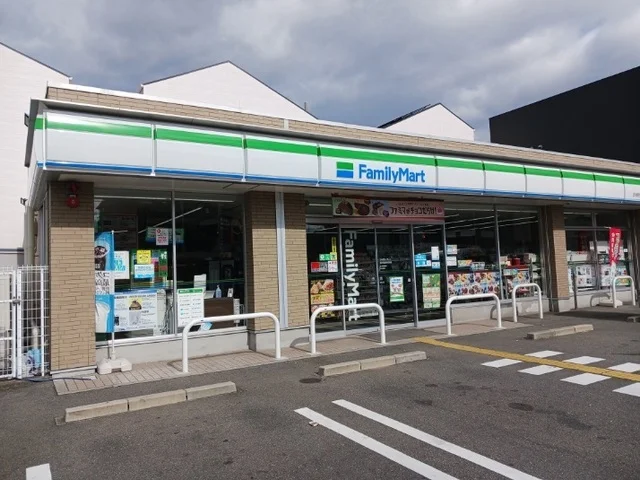ファミリーマート 吉祥院東前田まで100m
